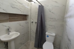 Baño de la habitacion del anexo